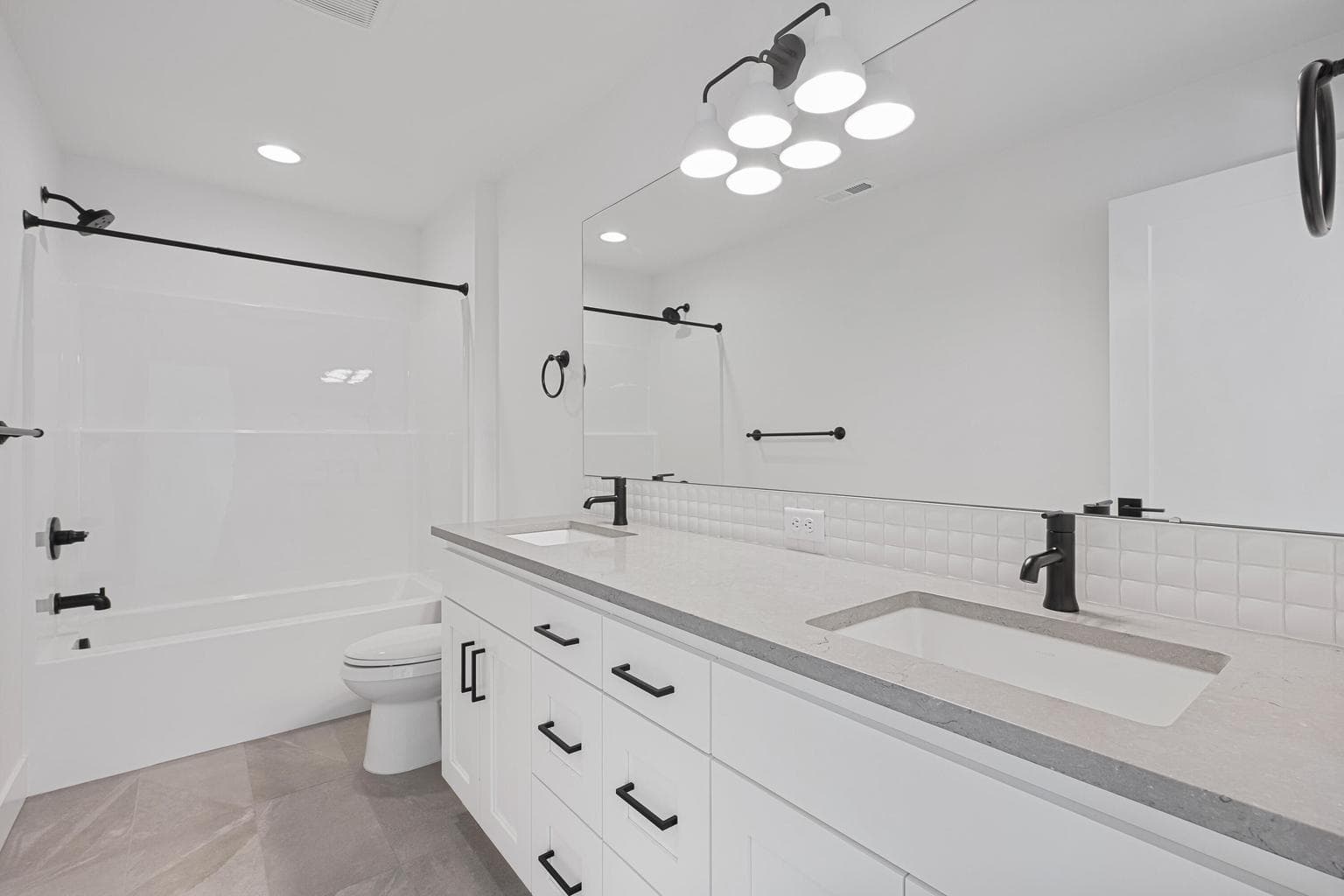 Photo of 61185 SE Wagyu Drive 31 of 43