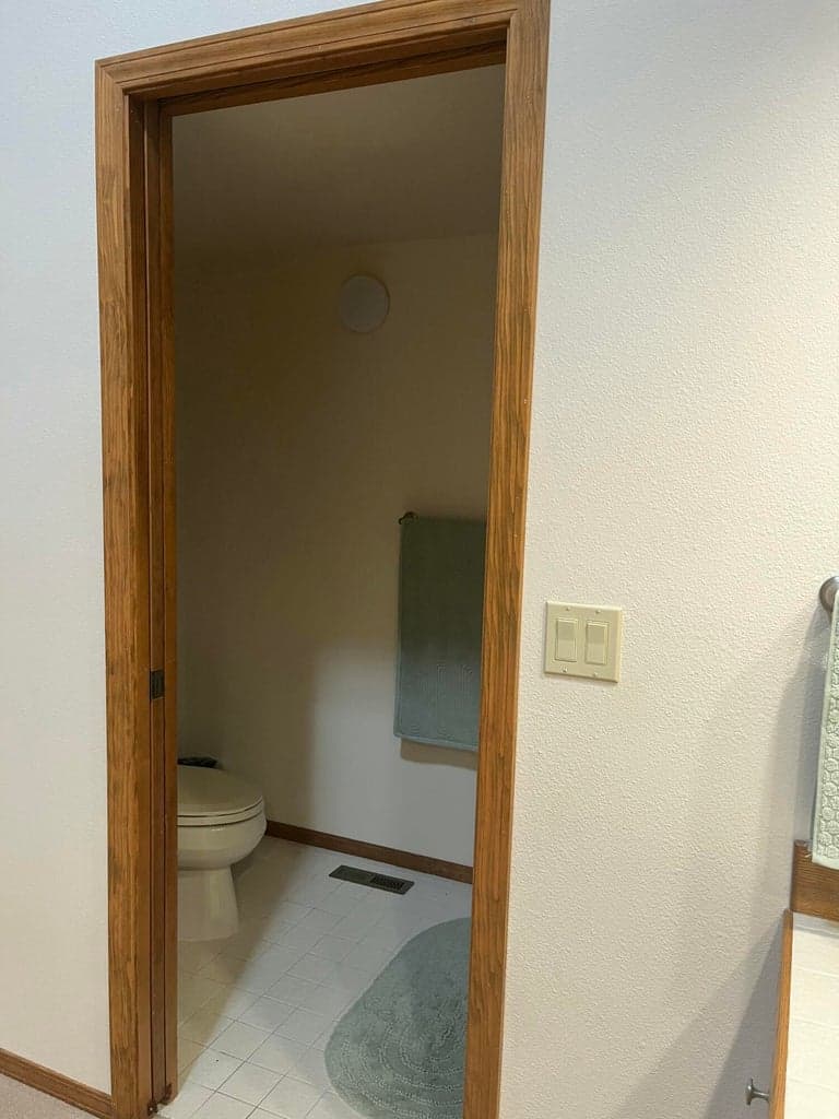 Photo of 60785 Willow Creek Loop 10 of 29