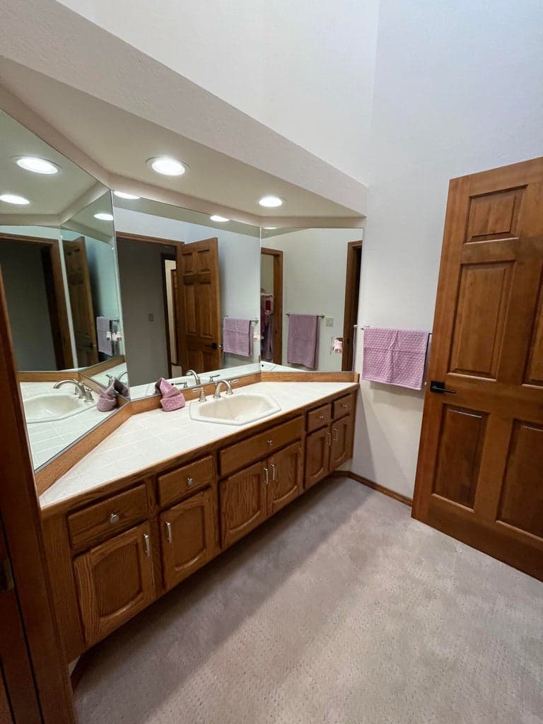Photo of 60785 Willow Creek Loop 22 of 29