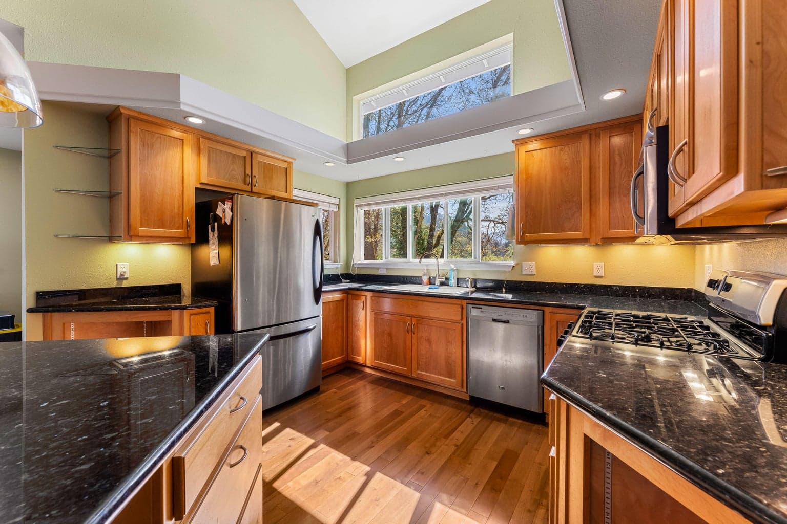 Photo of 105 Cedar Ridge 5 of 23