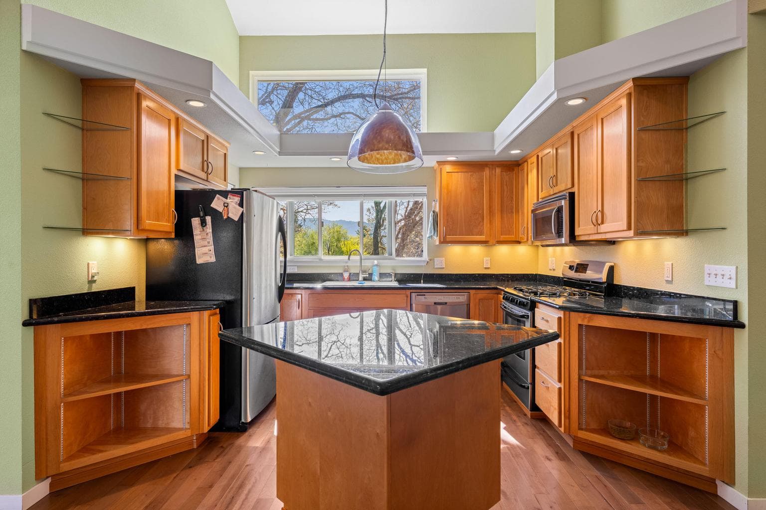 Photo of 105 Cedar Ridge 4 of 23