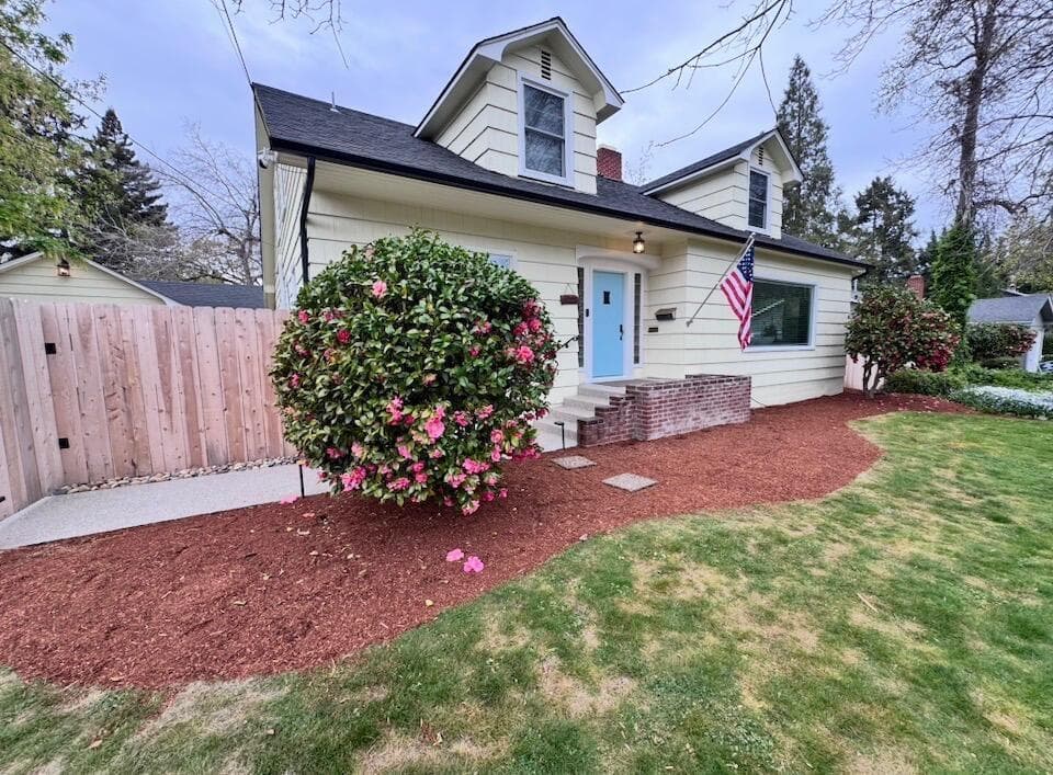 Photo of 736 3rd 2 of 59