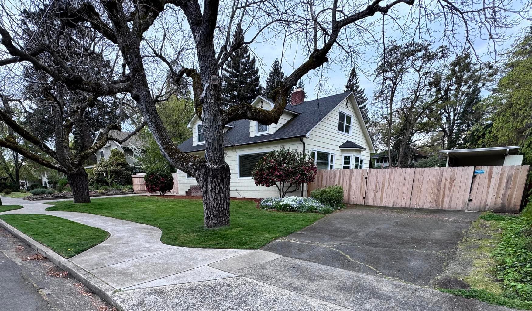 Photo of 736 3rd 3 of 59