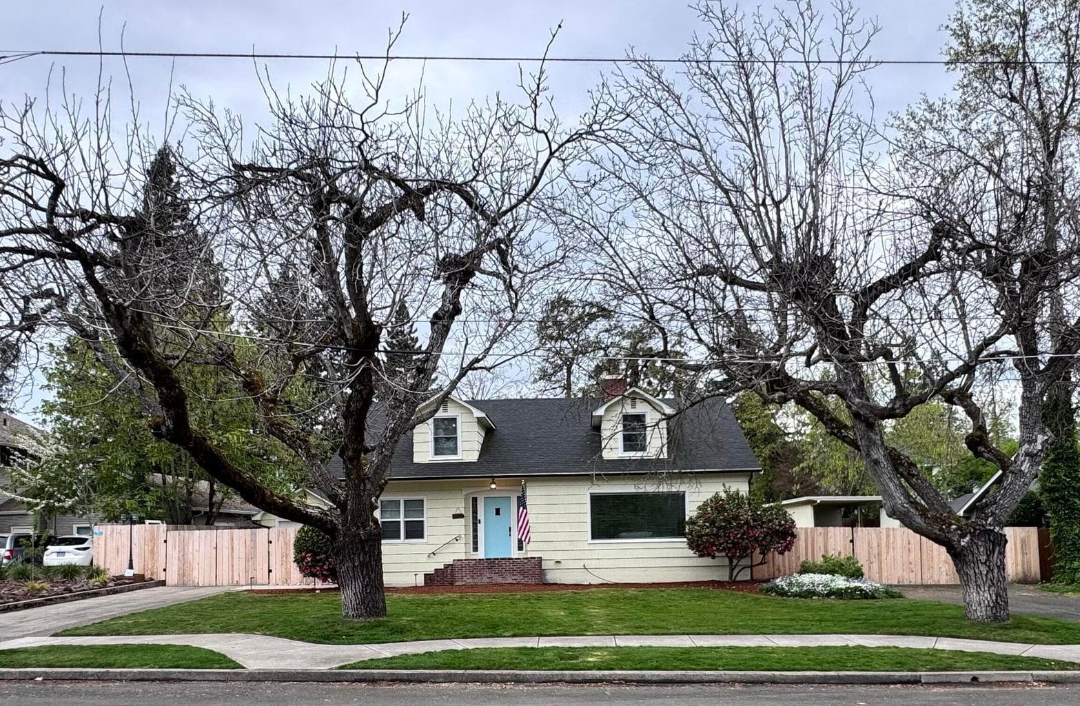 Photo of 736 3rd 4 of 59