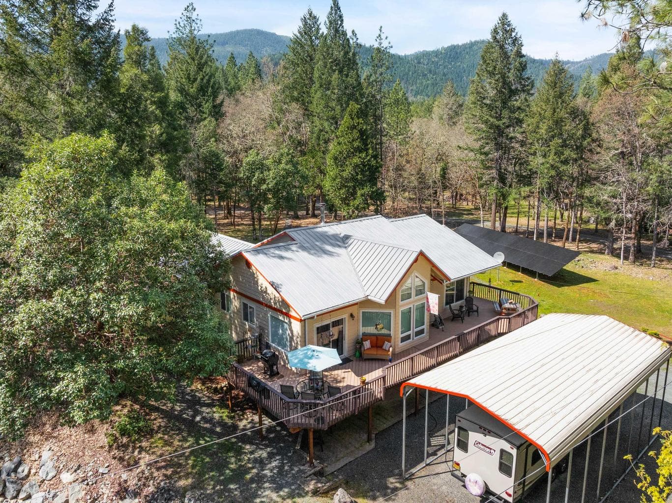 Photo of 8081 Evans Creek 5 of 52