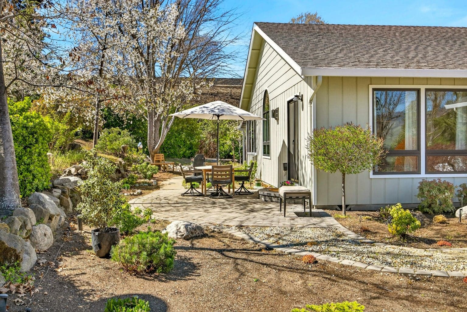 Photo of 1057 Oak Knoll 3 of 46
