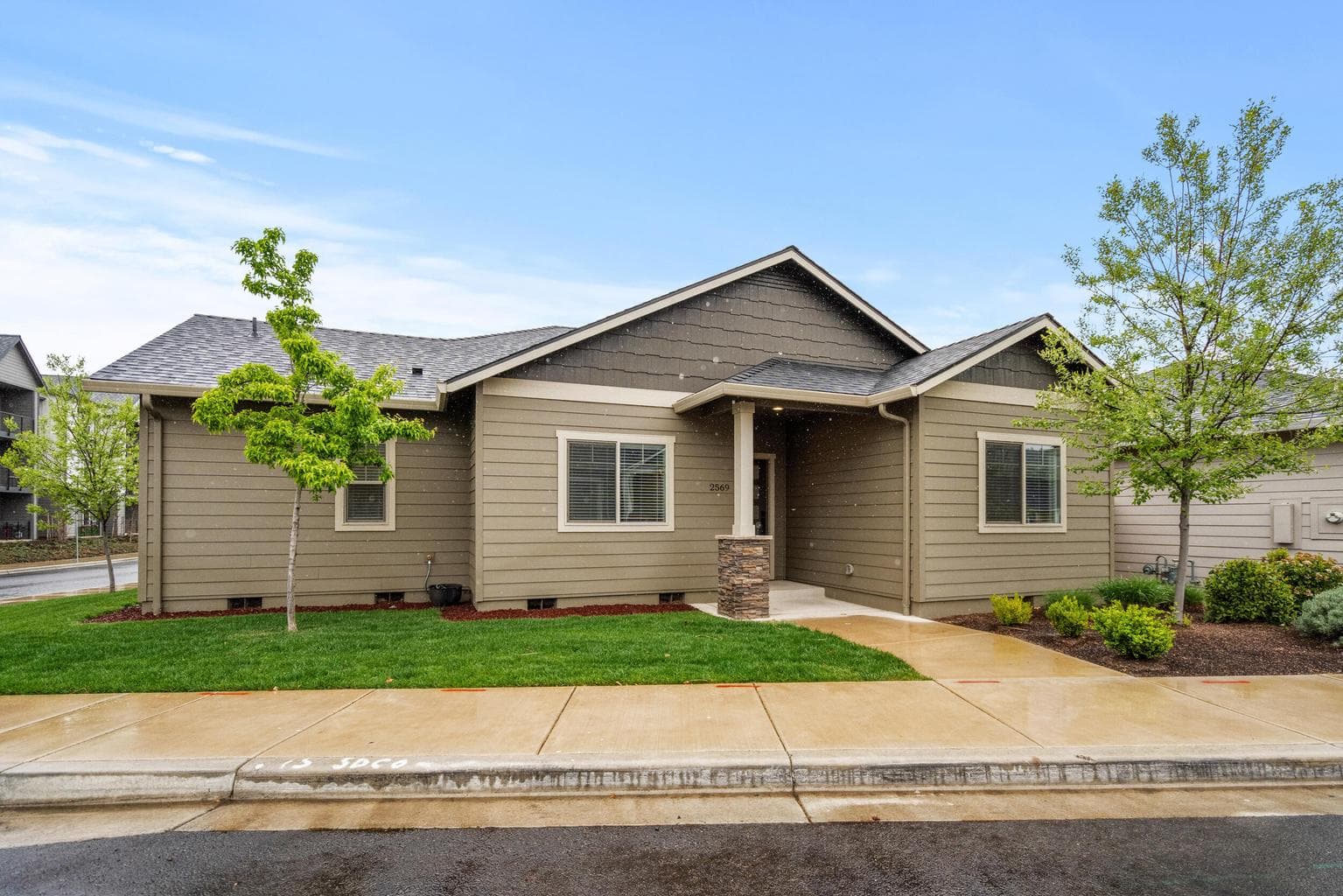 Photo of 2569 Tiffin 2 of 31