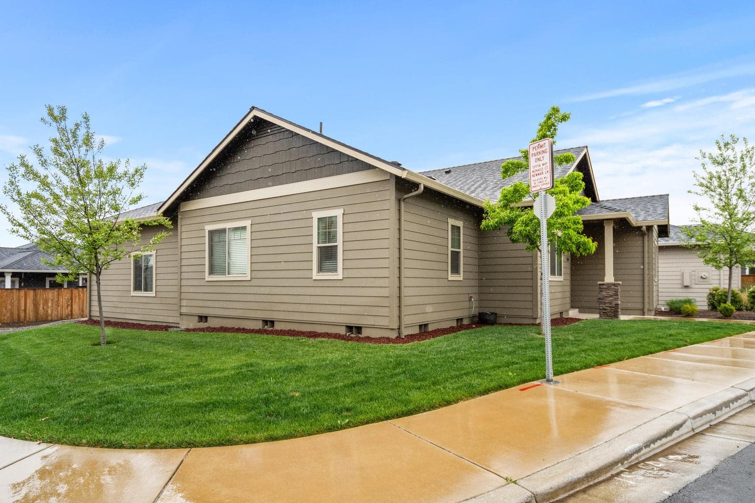 Photo of 2569 Tiffin 4 of 31