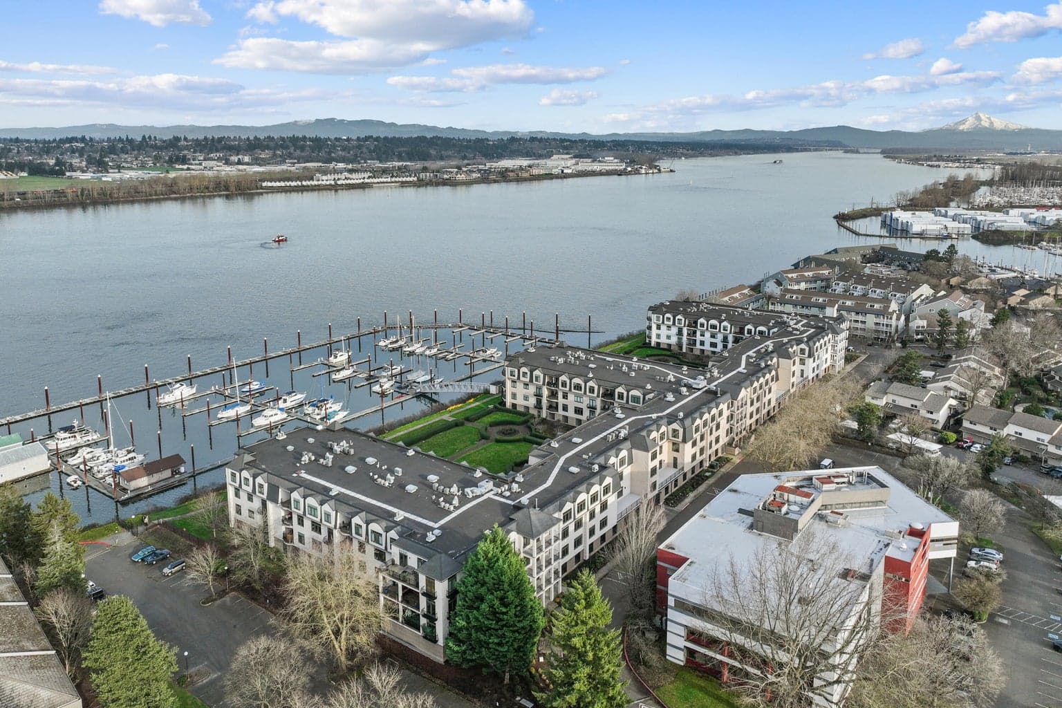 Photo of 707 Hayden Island 2 of 43