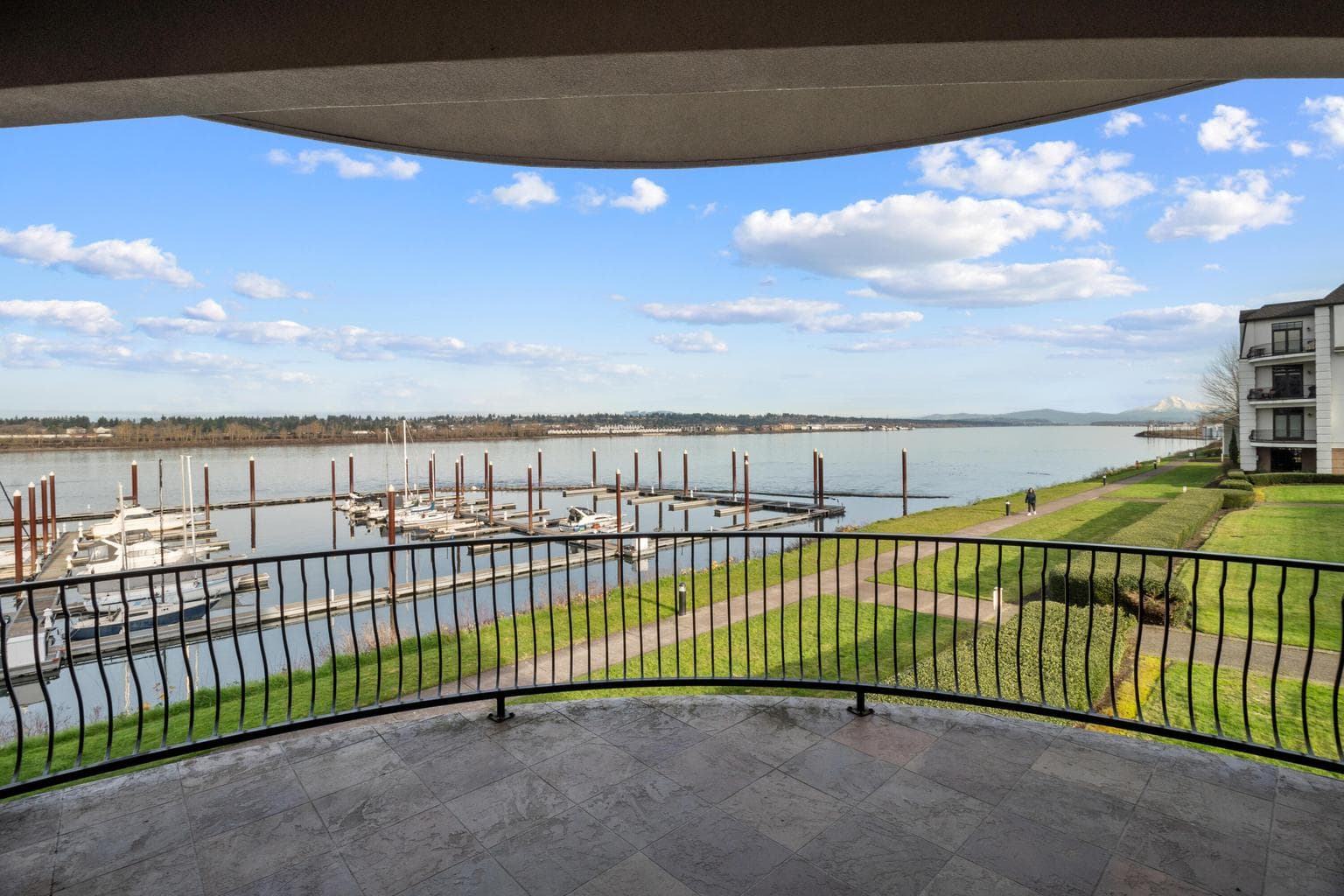 Photo of 707 Hayden Island 5 of 43
