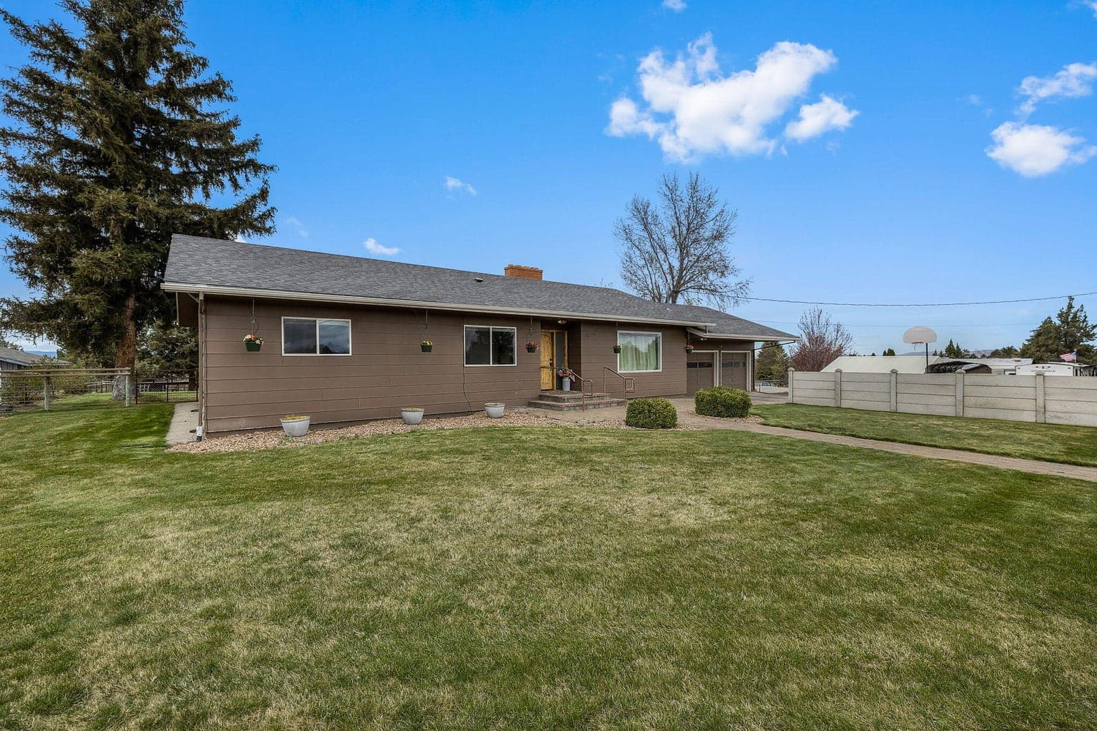 Photo of 2514 Adams 2 of 68