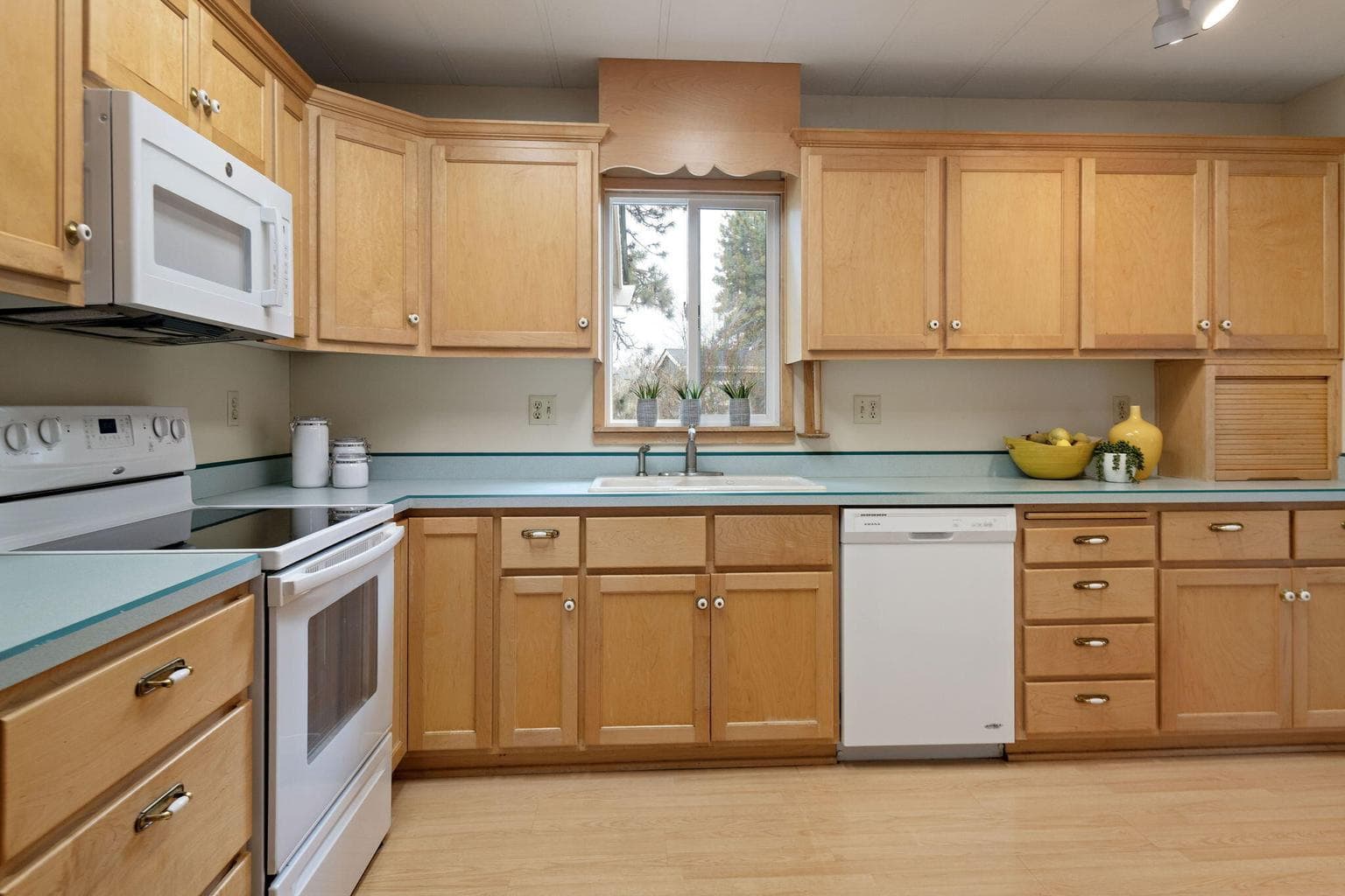 Photo of 61067 Chuckanut Drive 11 of 28