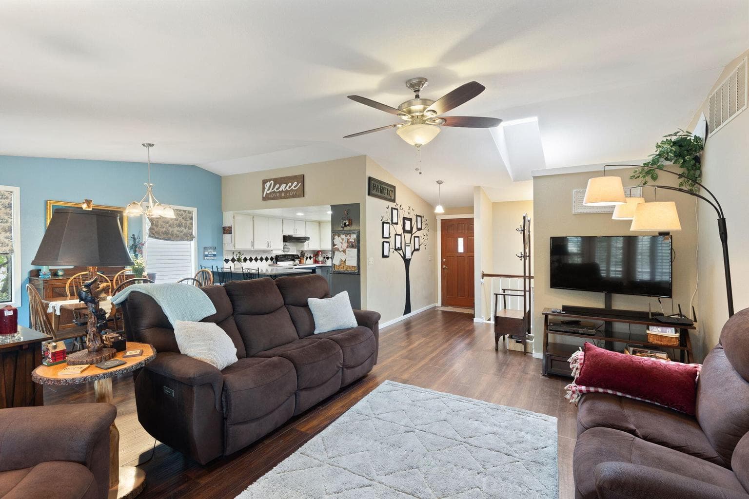 Photo of 1335 Prospect 5 of 41
