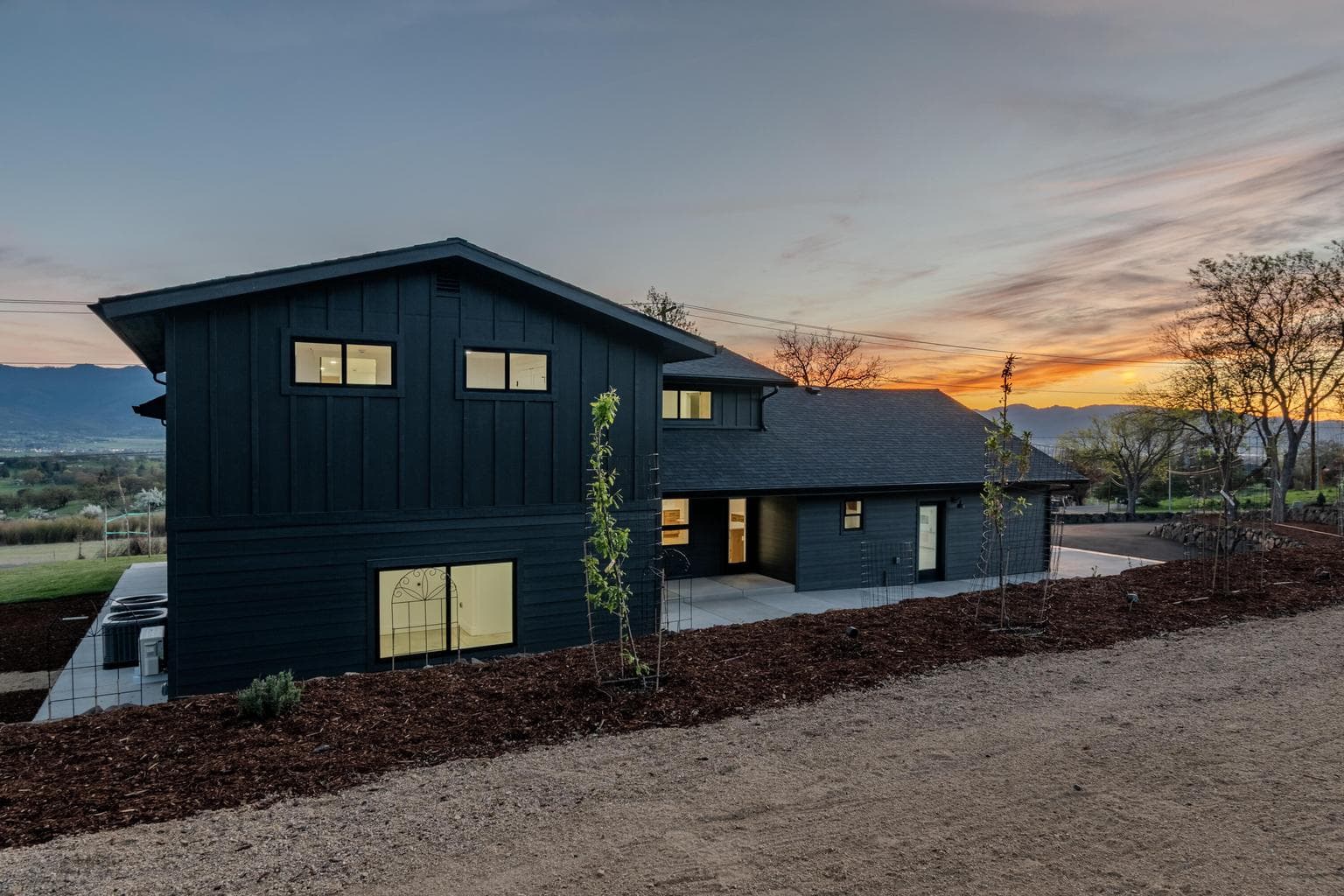Photo of 4691 Cherry 2 of 77