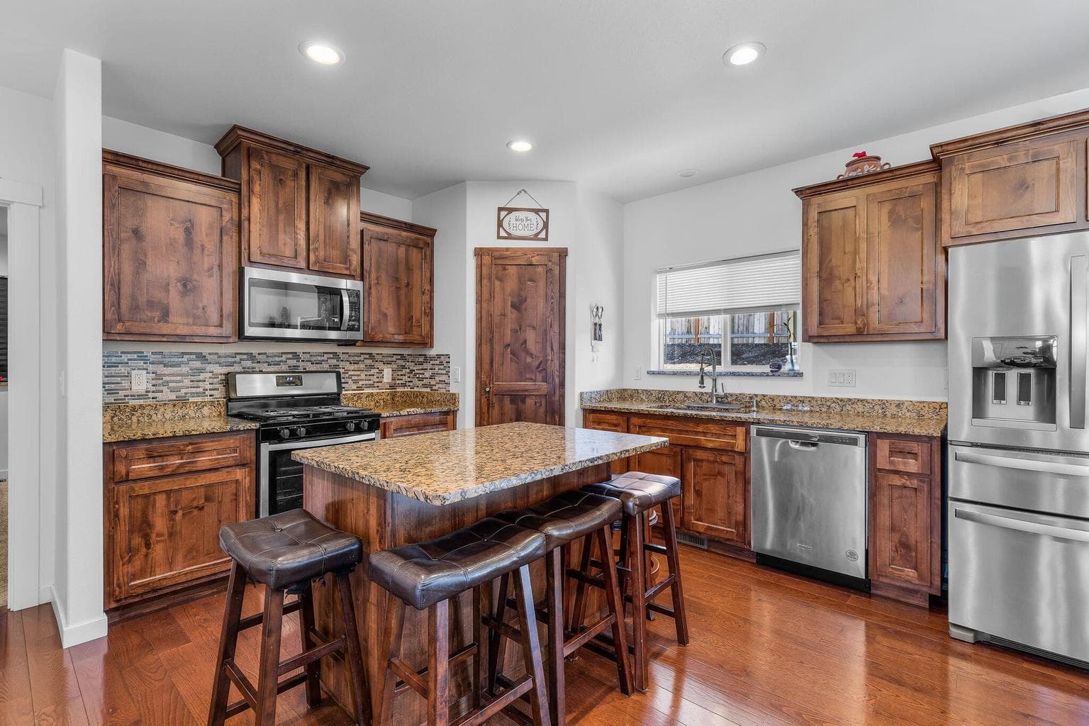 Photo of 500 SE Segoviano Court 6 of 18