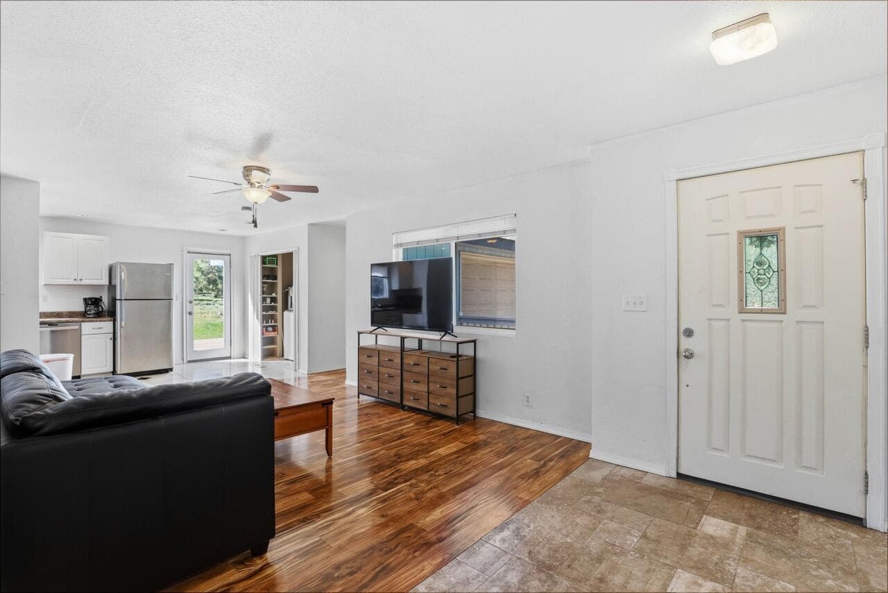 Photo of 11747 Whispering Pines 4 of 23