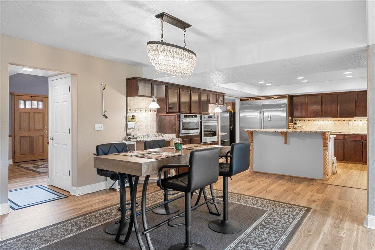 Photo of 113 Walnut 4 of 28