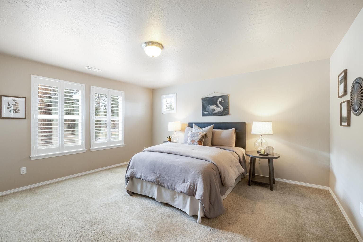 Photo of 840 N Hindeman Street 26 of 35