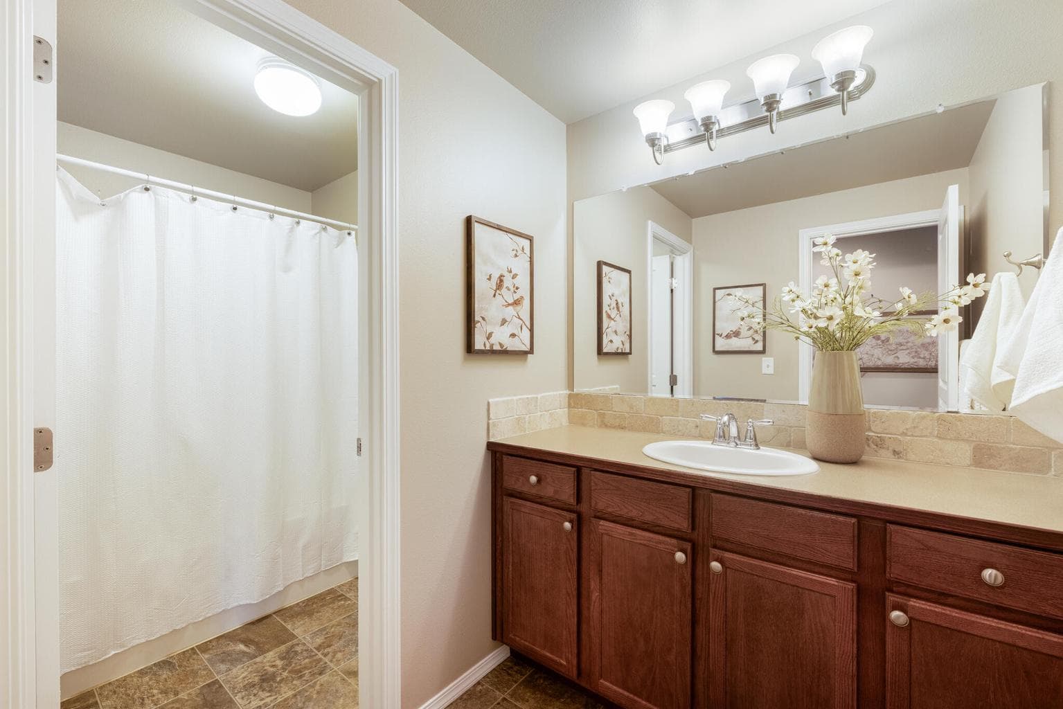 Photo of 840 N Hindeman Street 31 of 35