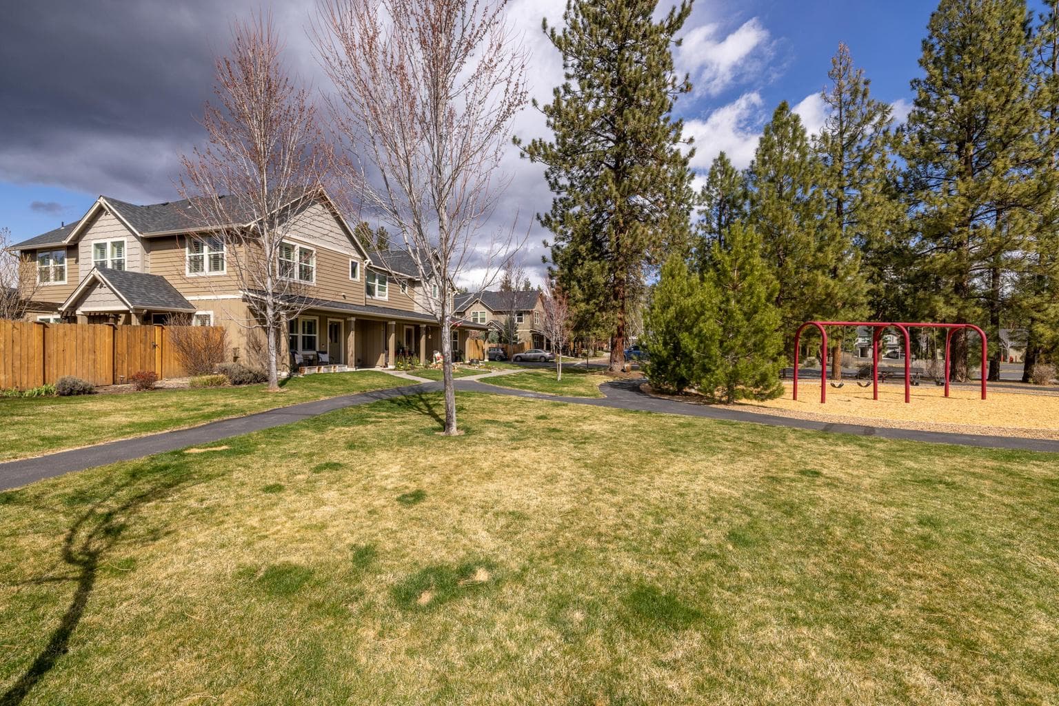 Photo of 840 Hindeman 3 of 35
