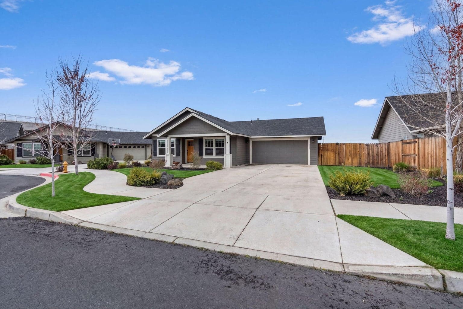 Photo of 1685 3rd 2 of 27