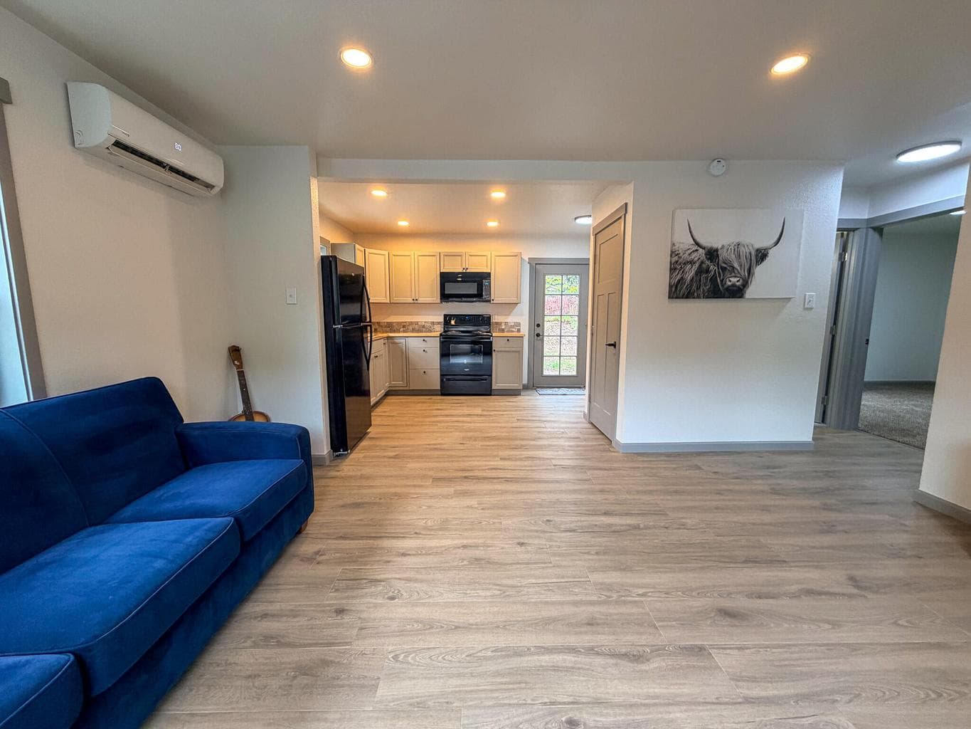 Photo of 215 Humbolt 5 of 25