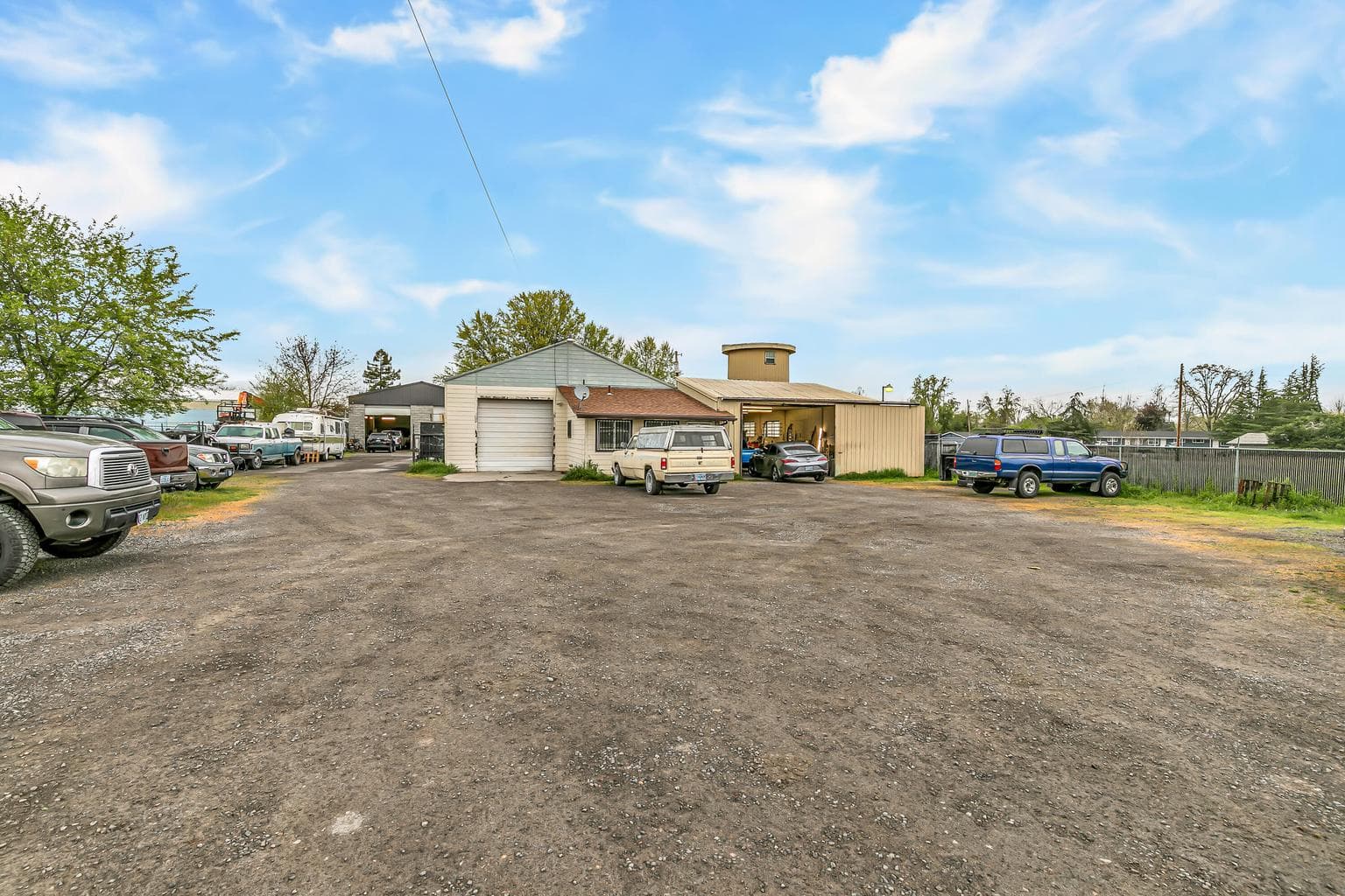 Photo of 1250 McAndrews 2 of 27