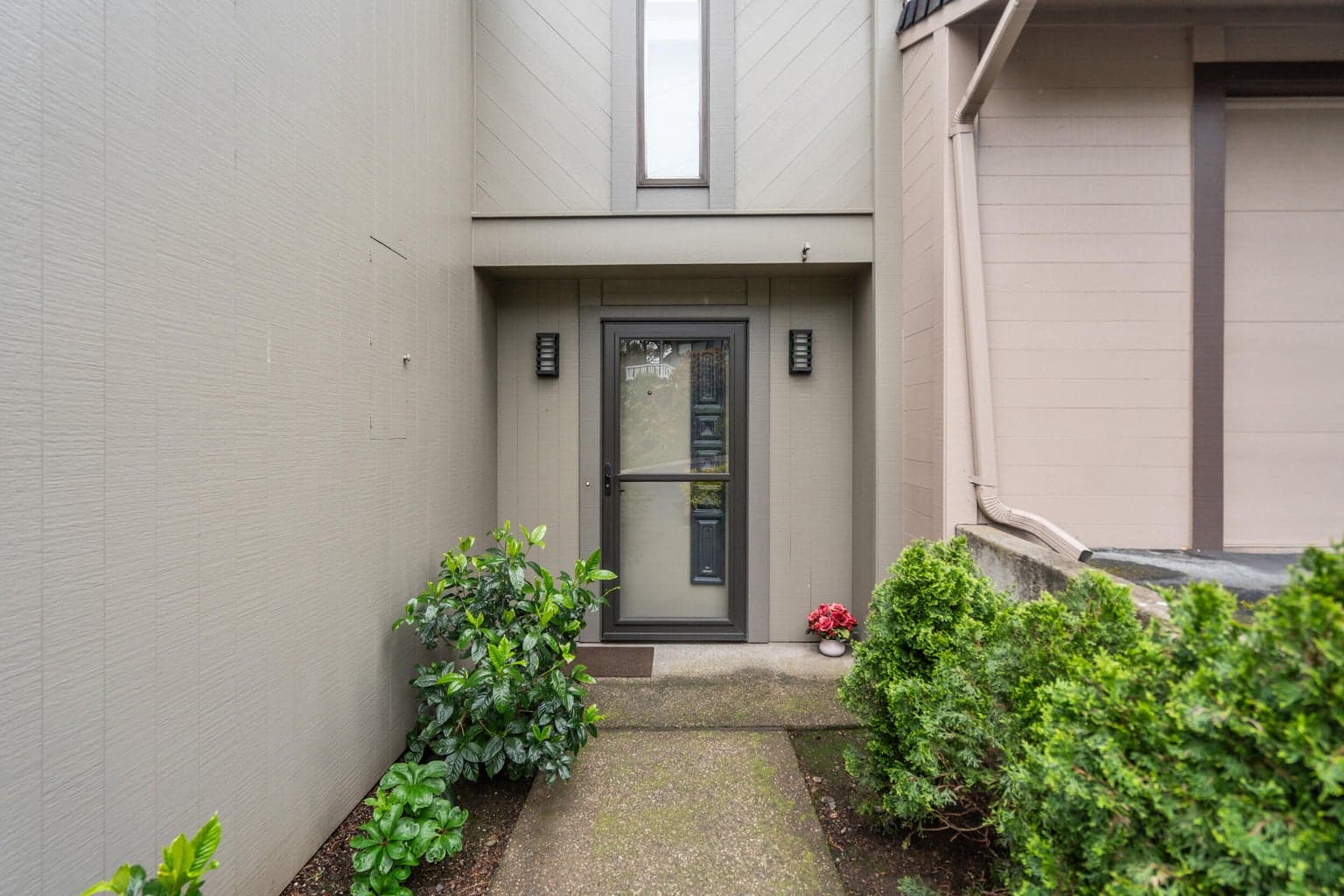 Photo of 302 Medford Heights 4 of 35