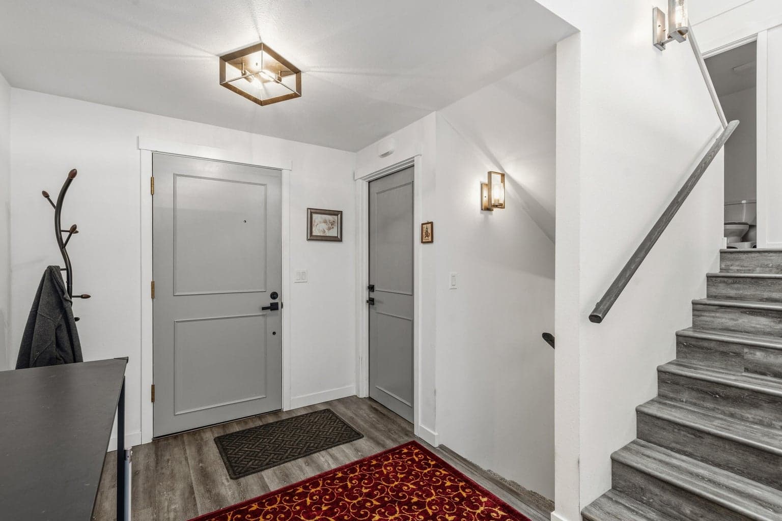 Photo of 302 Medford Heights 6 of 35