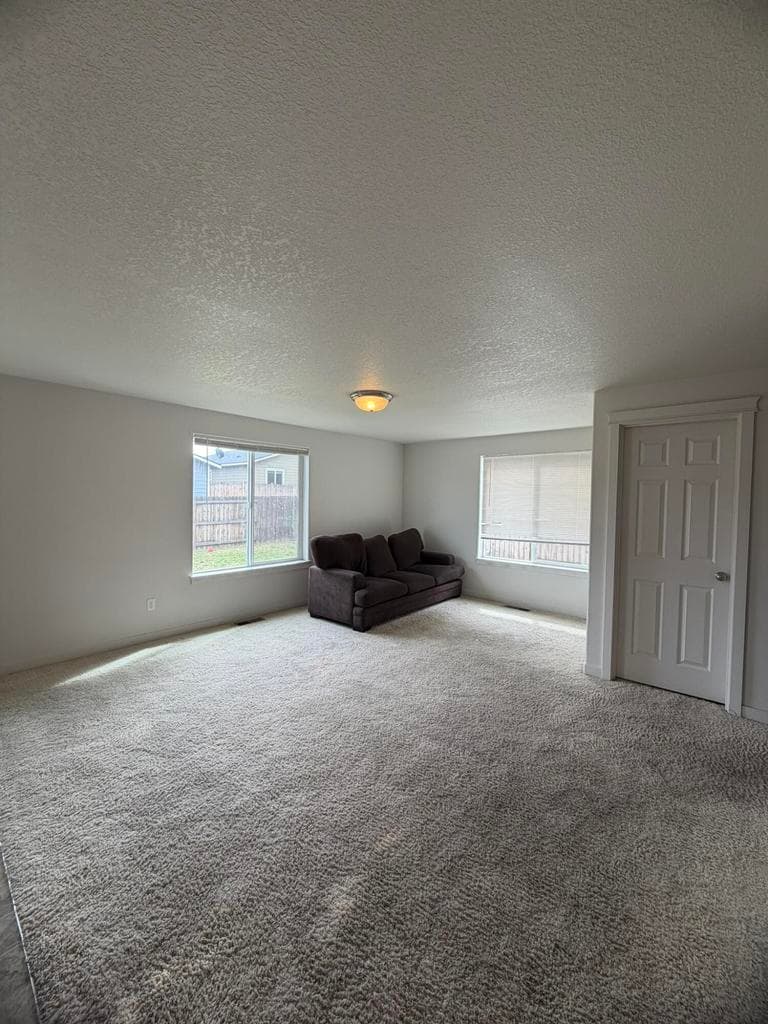 Photo of 901 Kierra 2 of 17