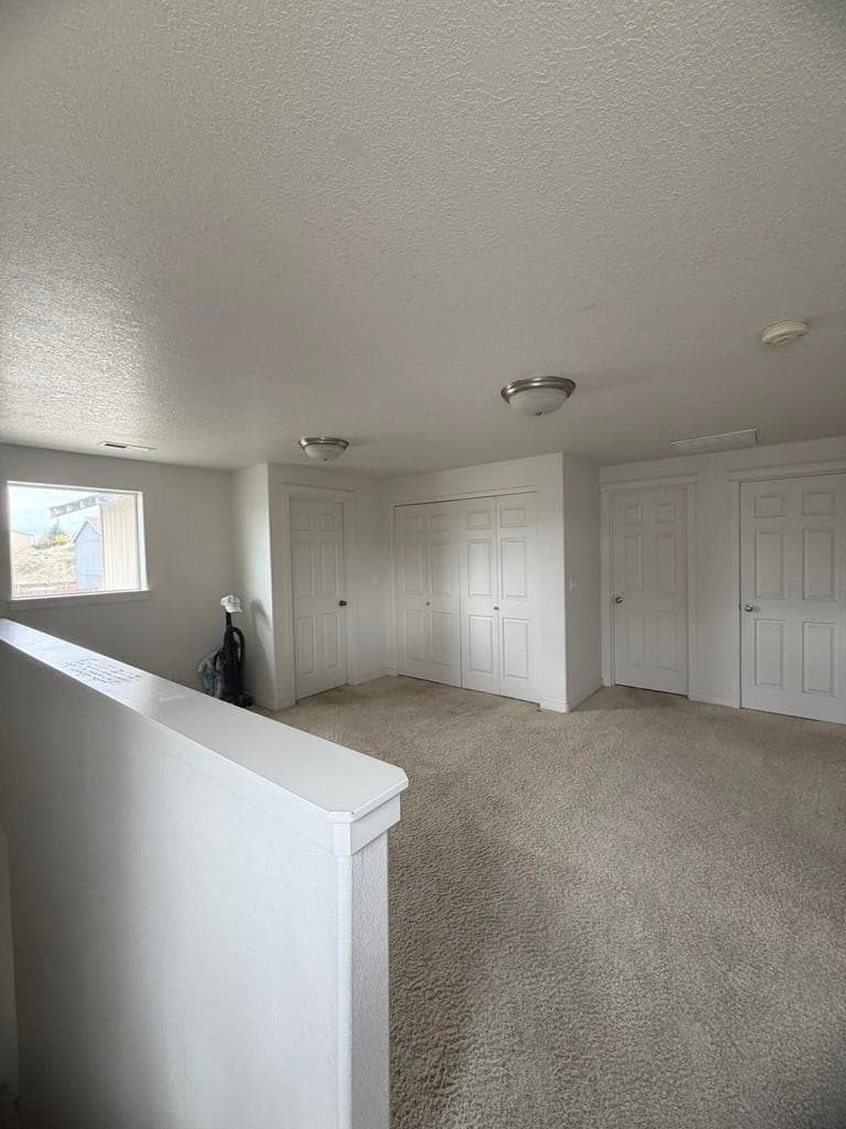 Photo of 901 Kierra 5 of 17