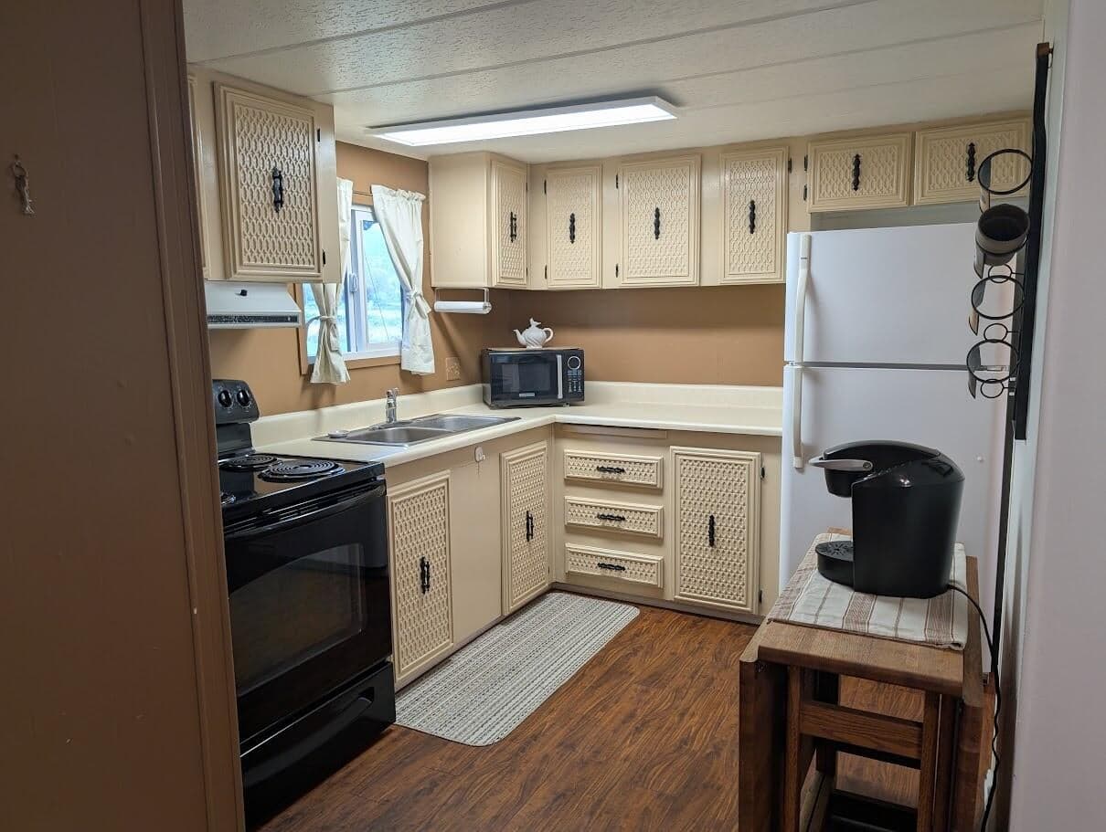 Photo of 1055 5th 4 of 27