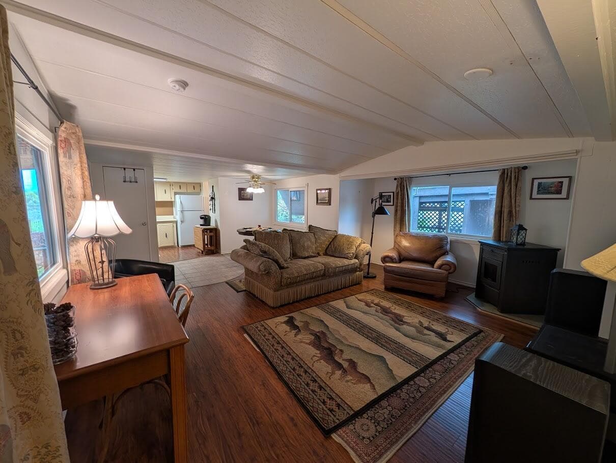 Photo of 1055 5th 2 of 27