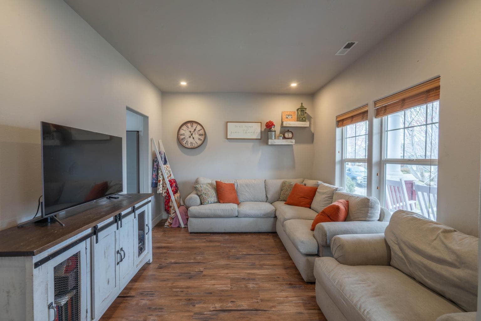 Photo of 2202 Cedar 4 of 42