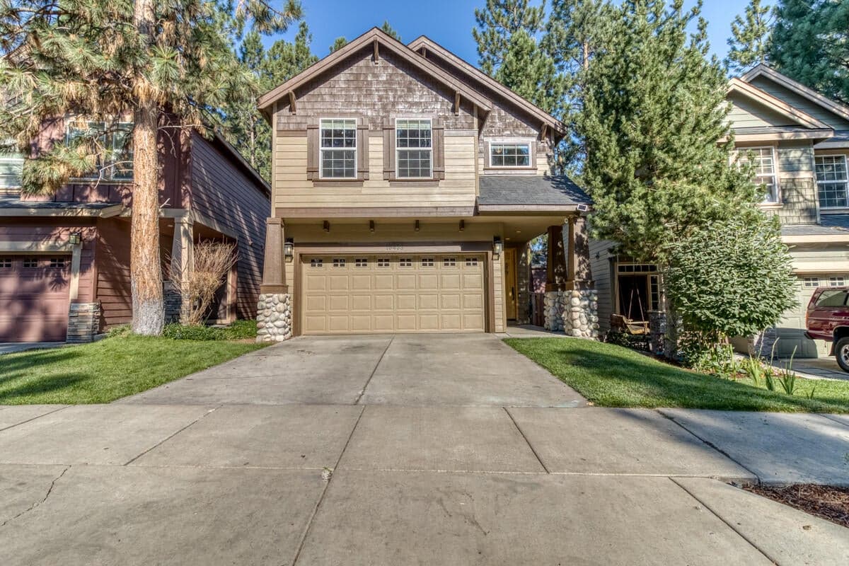 Photo of 19458 Hollygrape Street 2 of 40