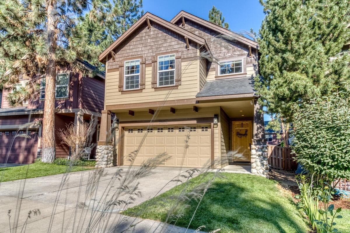 19458 Hollygrape Street, Bend, OR, 97702 property photo