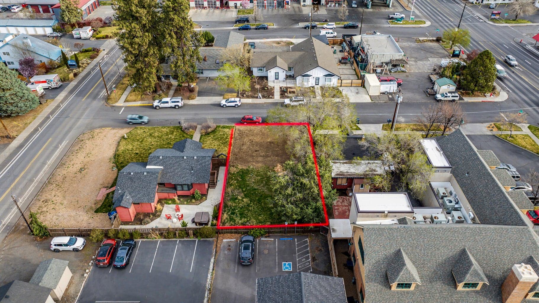 Photo of 225 SE Urania Lane 6 of 9