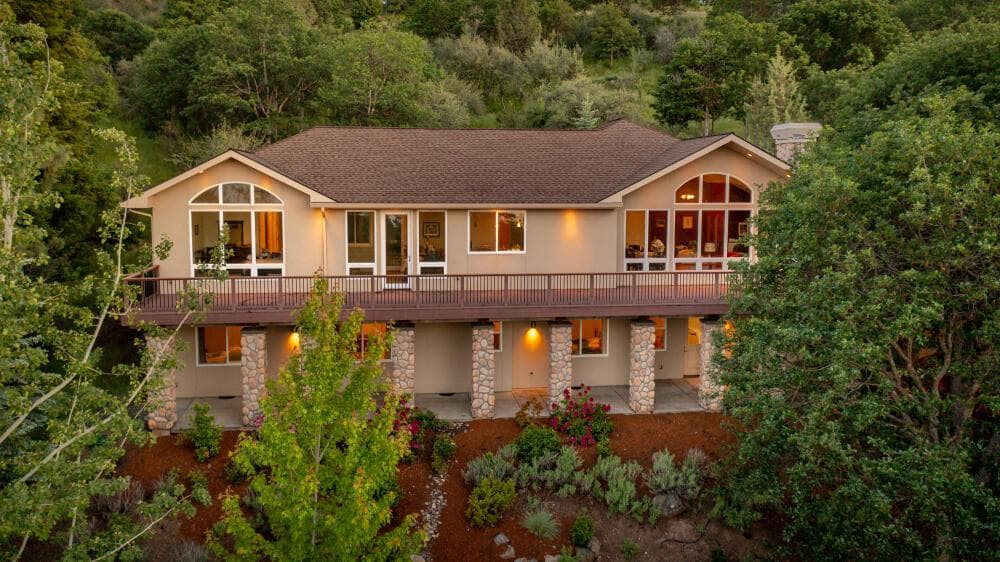 6586 Coopers Hawk