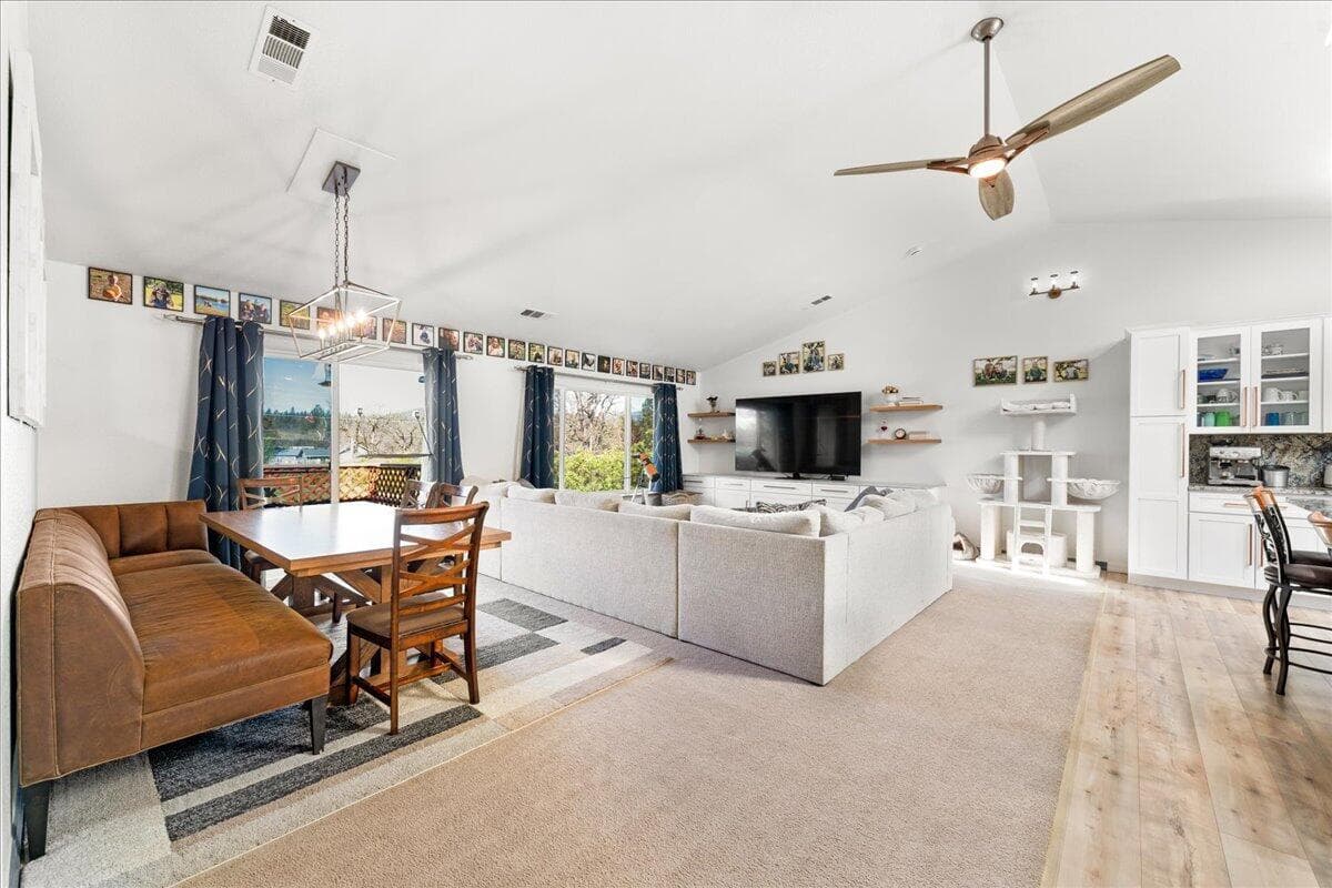 Photo of 649 Pleasant Valley Road 4 of 49
