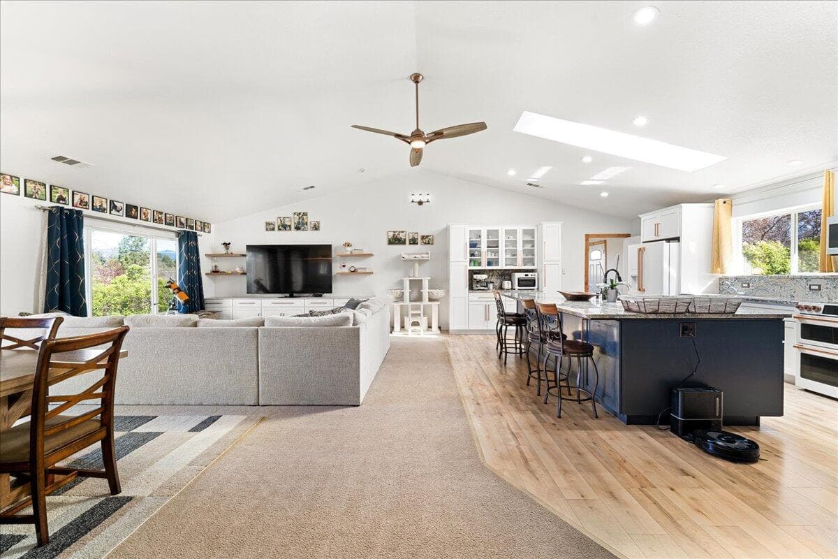 Photo of 649 Pleasant Valley Road 5 of 49