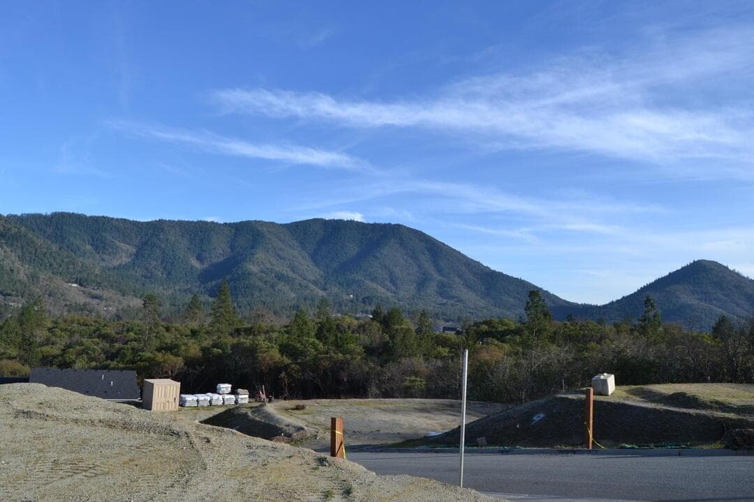 Photo of 2050 Wyndham 2 of 10
