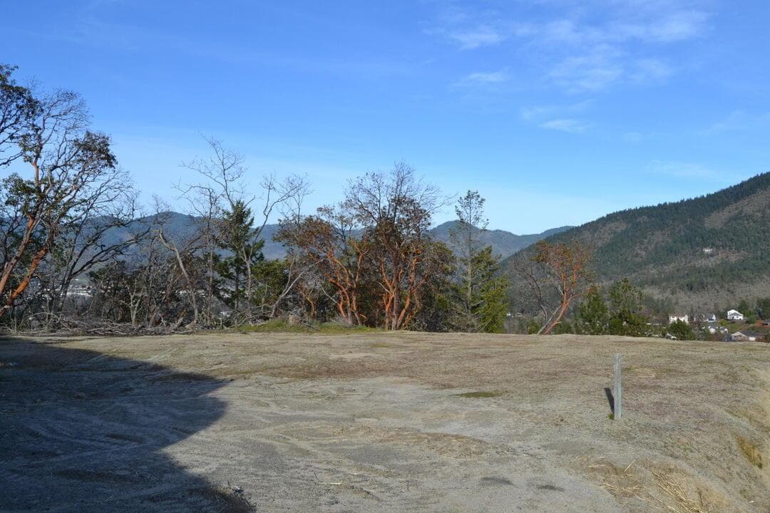 Photo of 2040 Wyndham 1 of 10