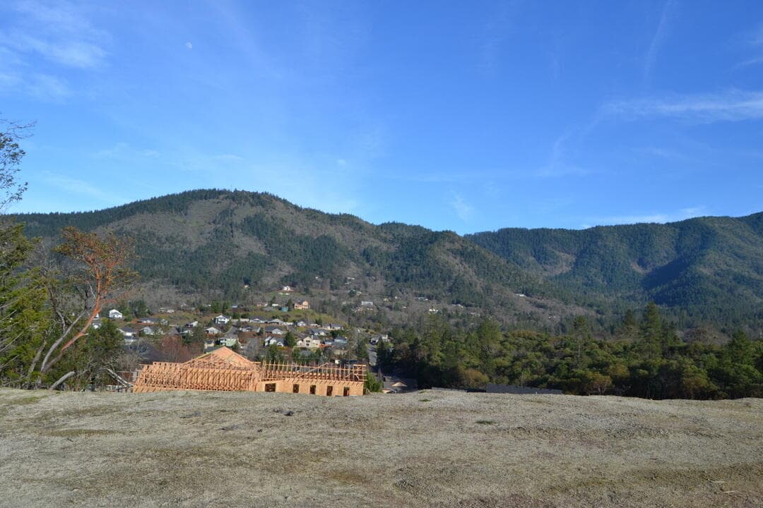 Photo of 2040 Wyndham 3 of 10
