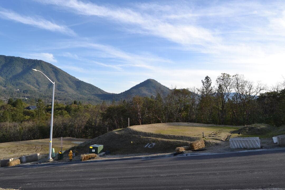 Photo of 2040 Wyndham 5 of 10