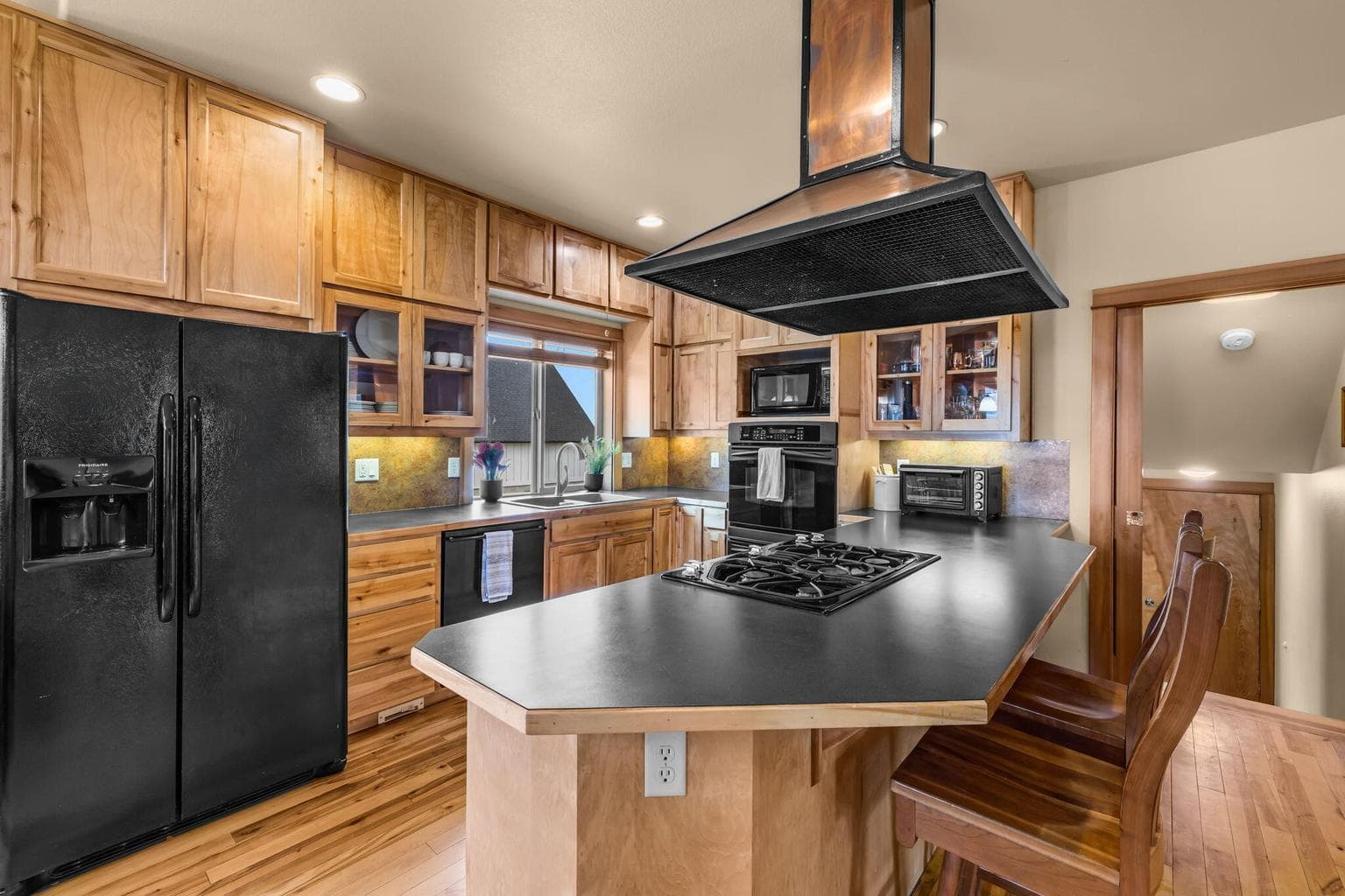 Photo of 63222 Brad Street 6 of 35