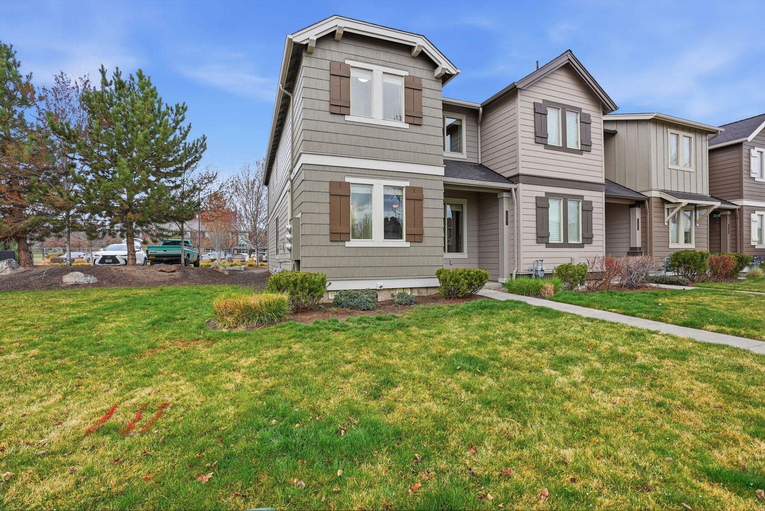 Photo of 3249 SW 28th Street 2 of 36