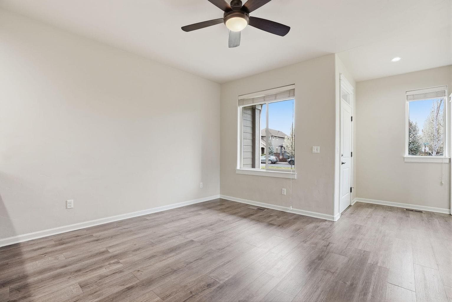 Photo of 3249 SW 28th Street 6 of 36
