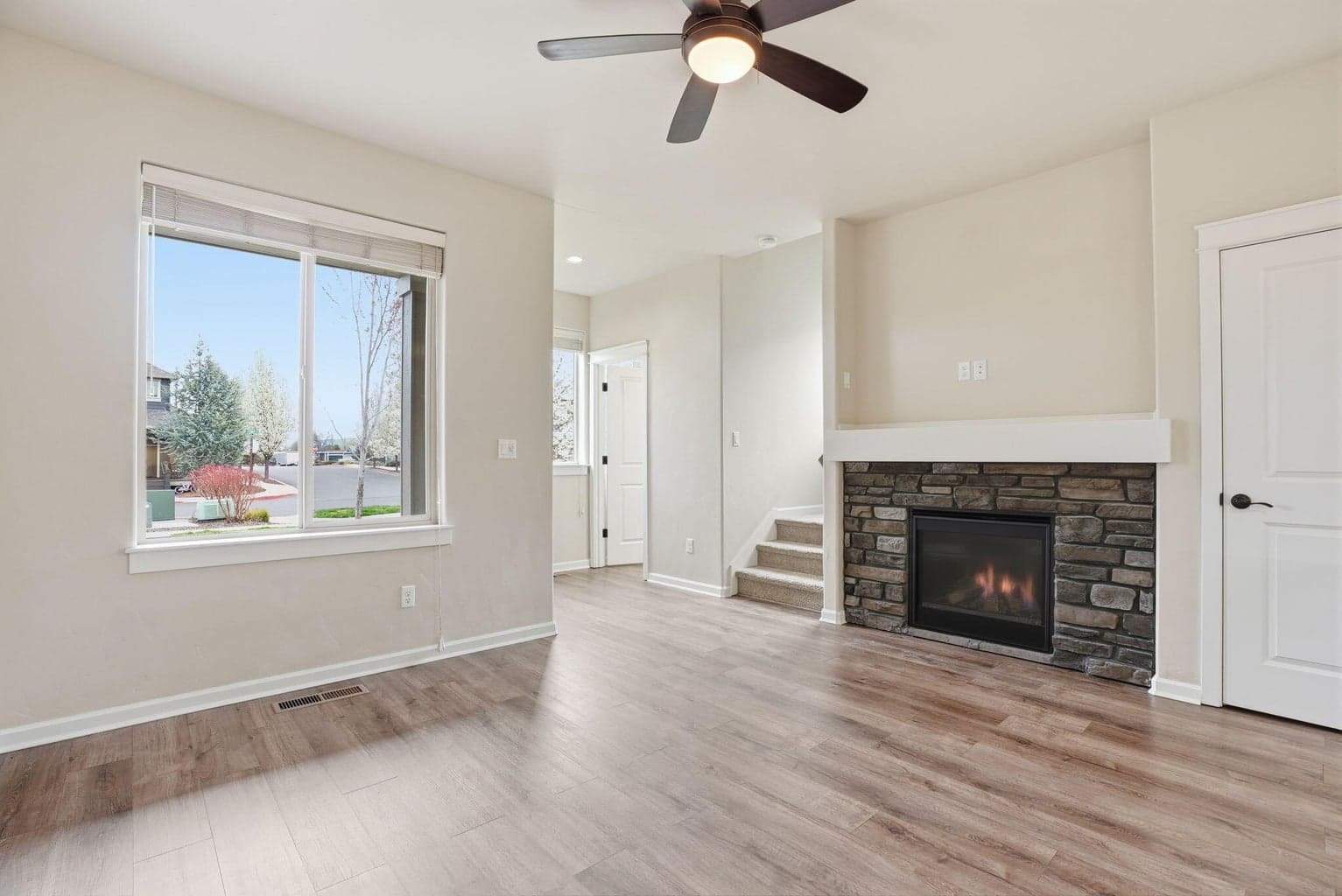 Photo of 3249 SW 28th Street 7 of 36