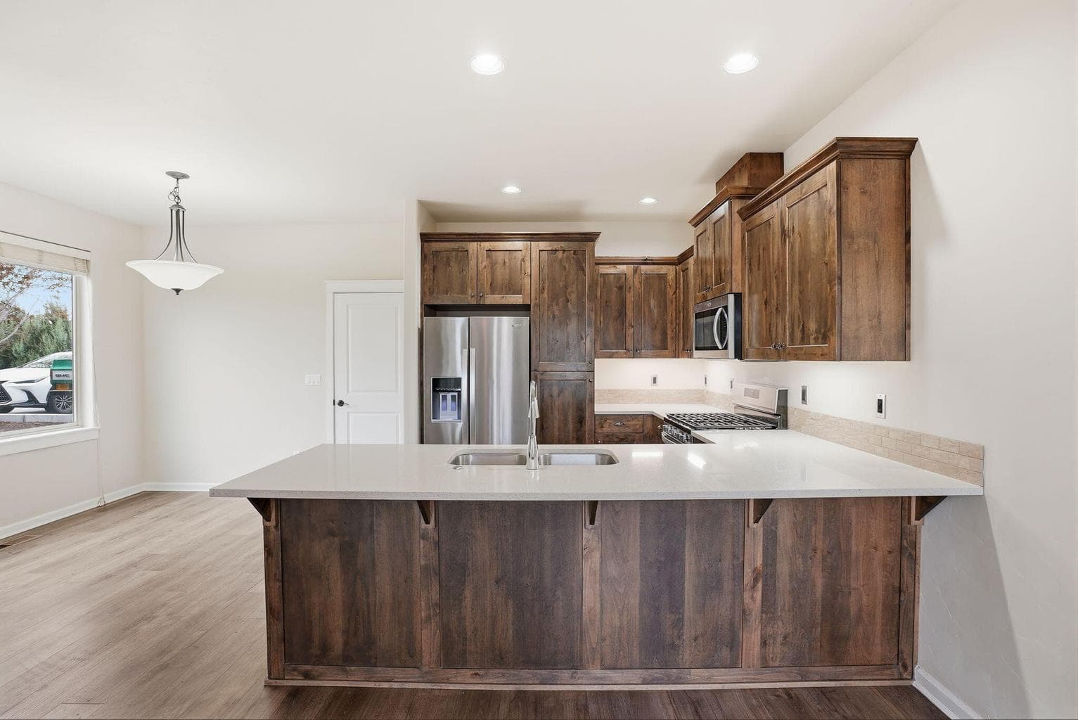 Photo of 3249 SW 28th Street 9 of 36