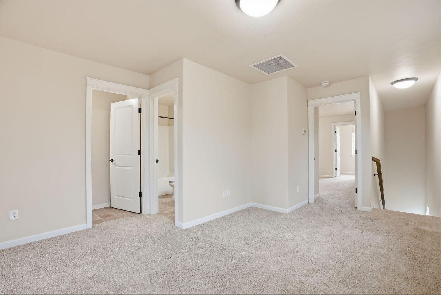 Photo of 3249 SW 28th Street 18 of 36